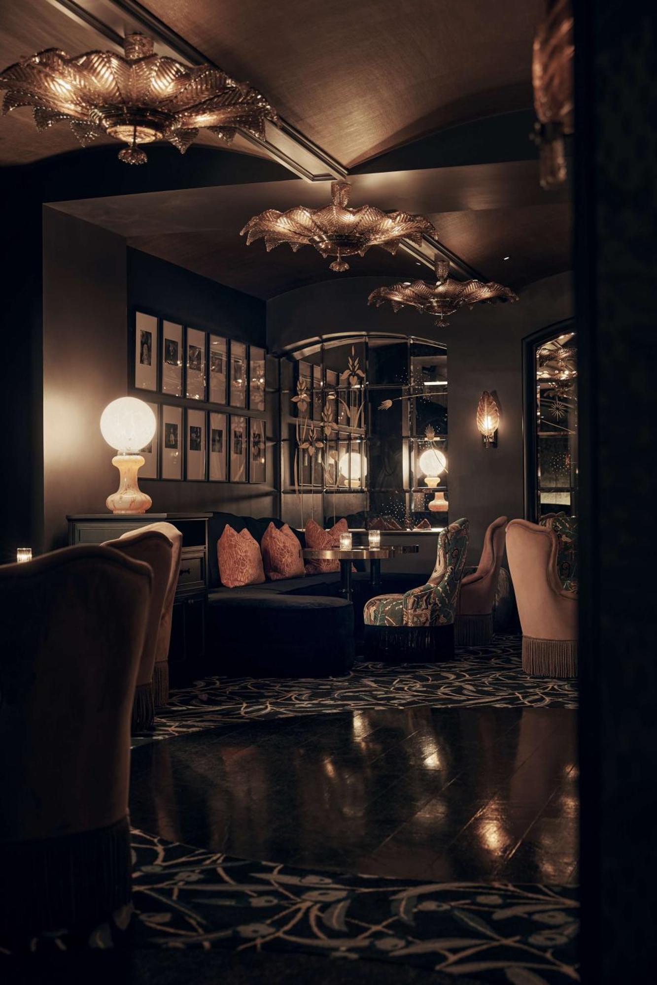 Nomad London Hotel Bagian luar foto The Bar at The Ivy Temple Row