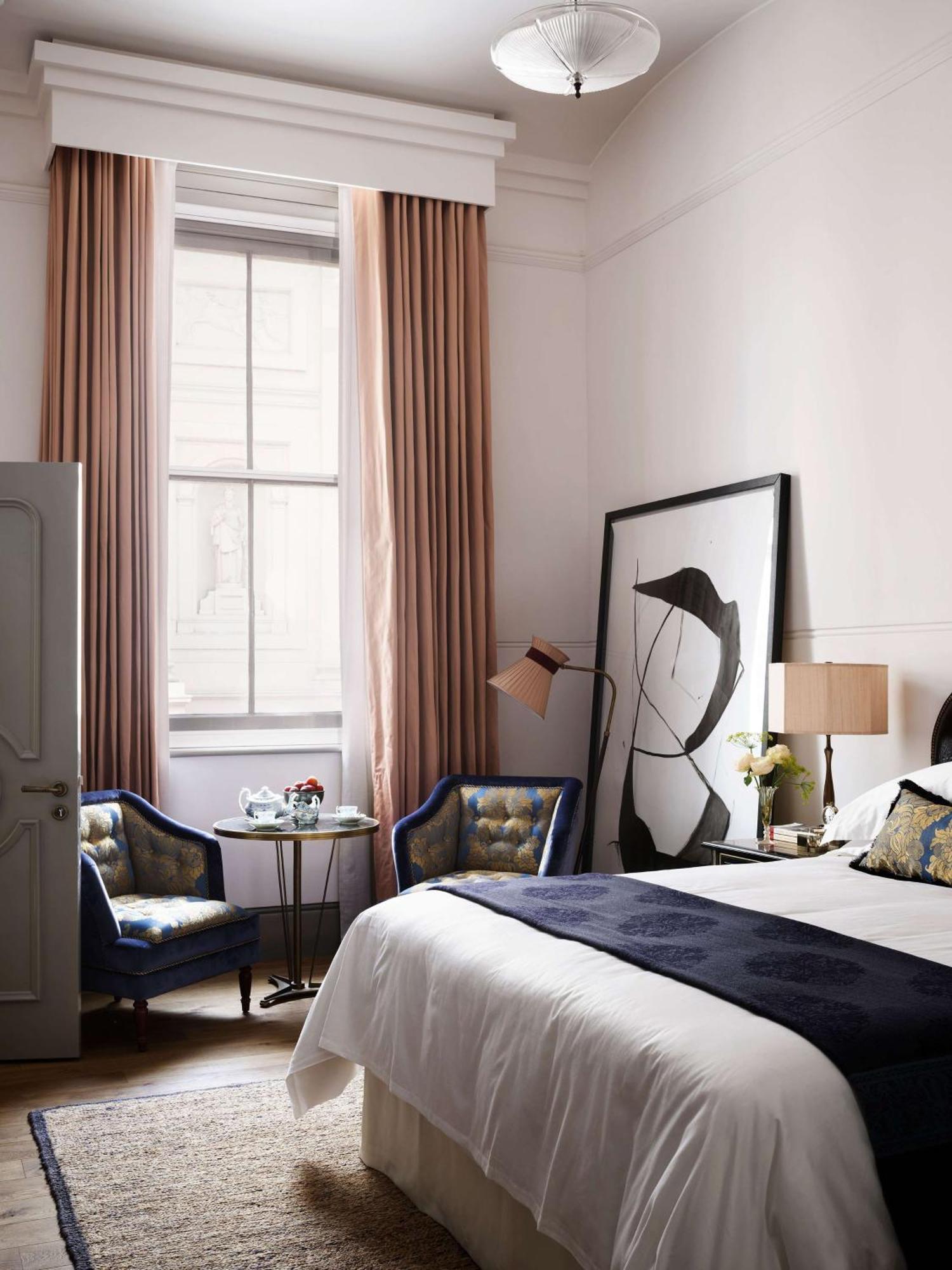 Nomad London Hotel Bagian luar foto A bedroom at the hotel