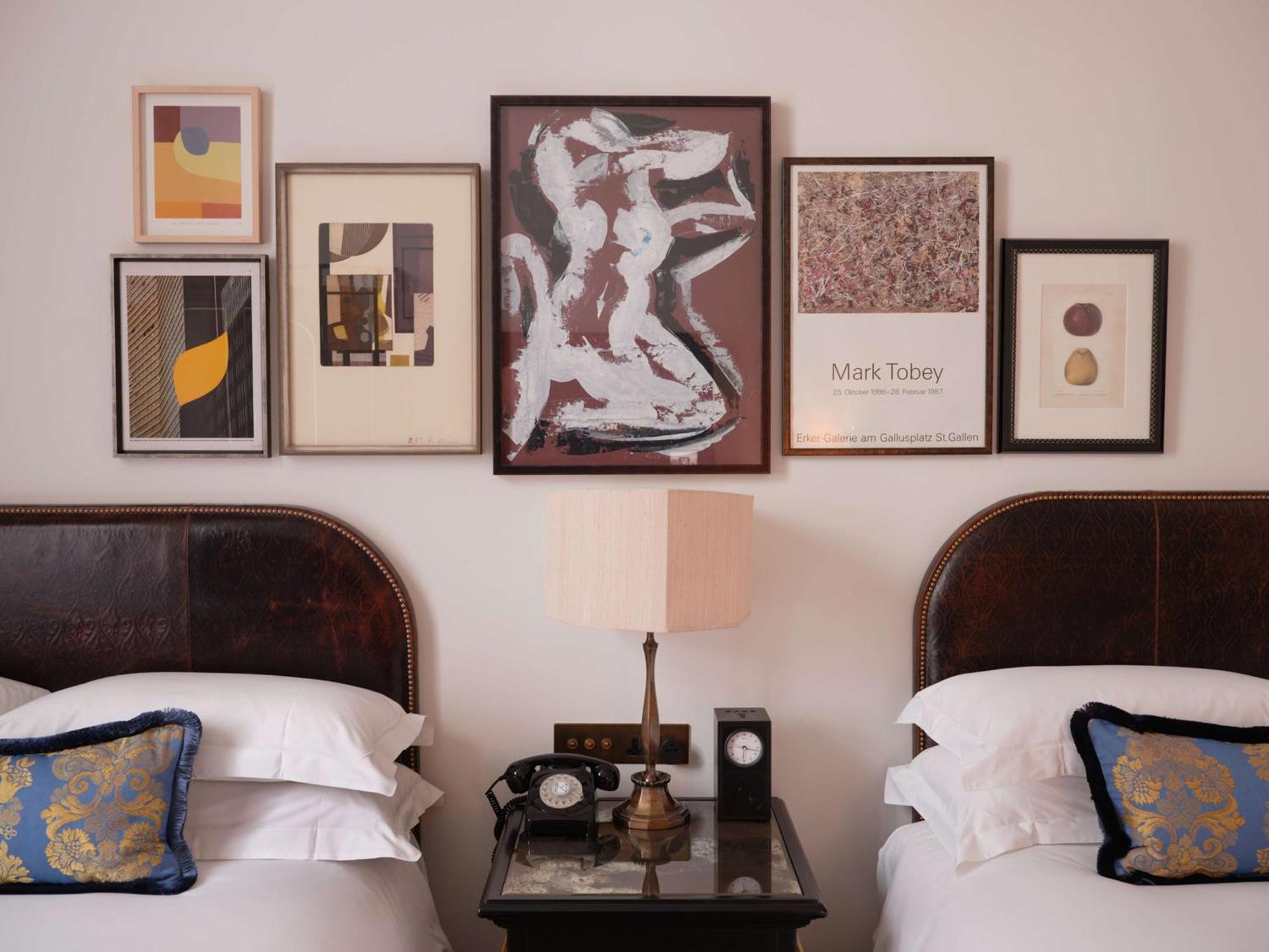 Nomad London Hotel Bagian luar foto Artwork by Jean-Michel Picart